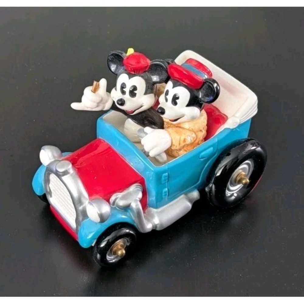 VTG  Schmid Disney Characters Music Box, Mickey & Minnie‎